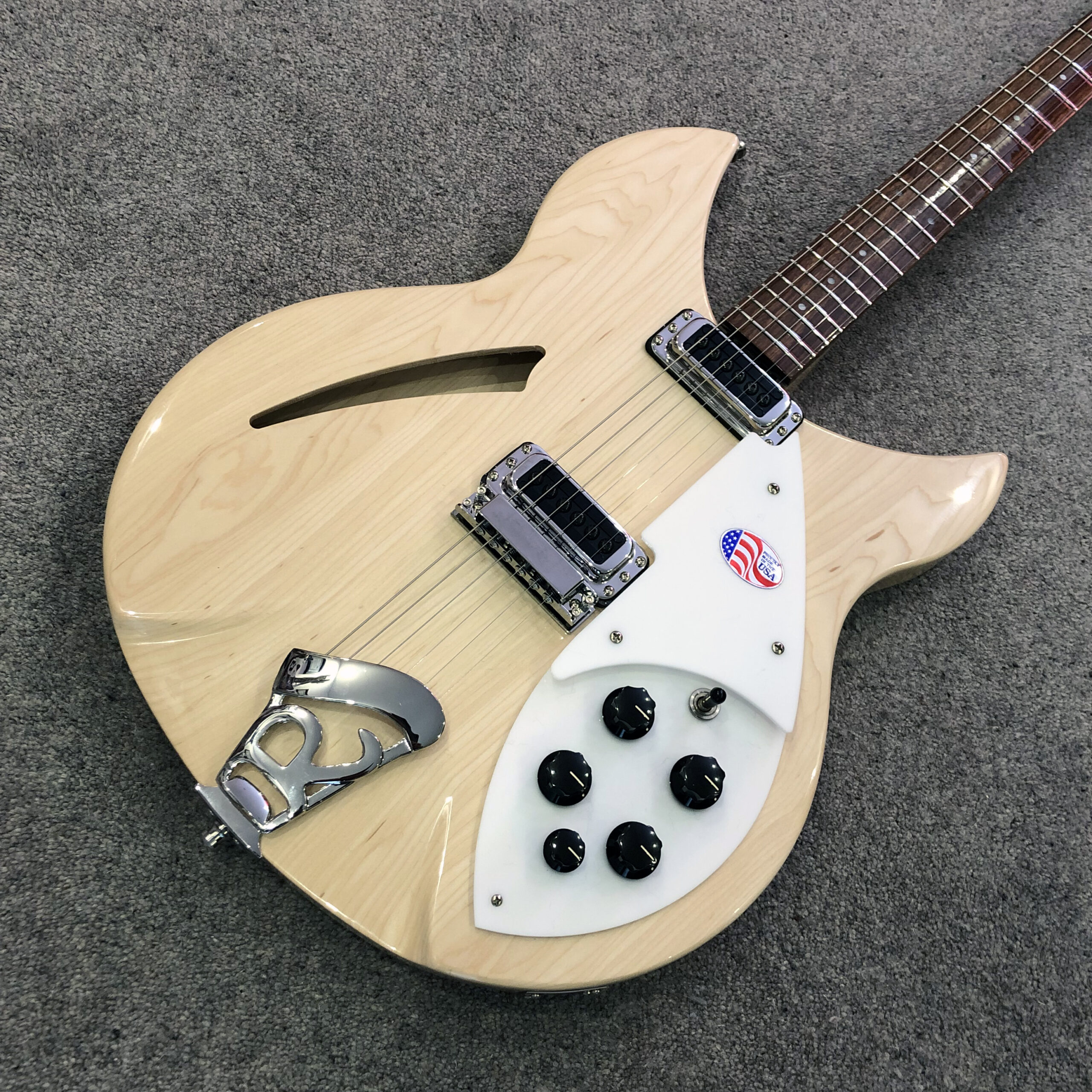 Brand New Rickenbacker 330 6 Mapleglo 2023. 21 fret Model In